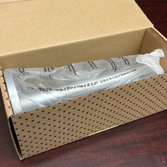 Alessi CANDLESTICK
PZ02
$110.00
Design: Peter Zumthor - Picture 6 of 17